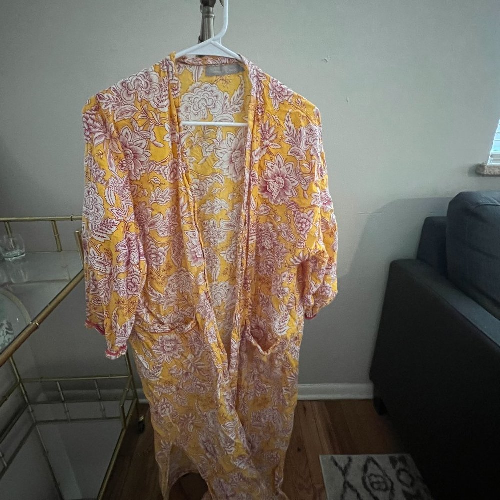 Floral Robe - Picture 2 of 2
